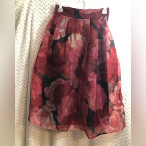 Her Destiny Skirt Size Medium. NWT